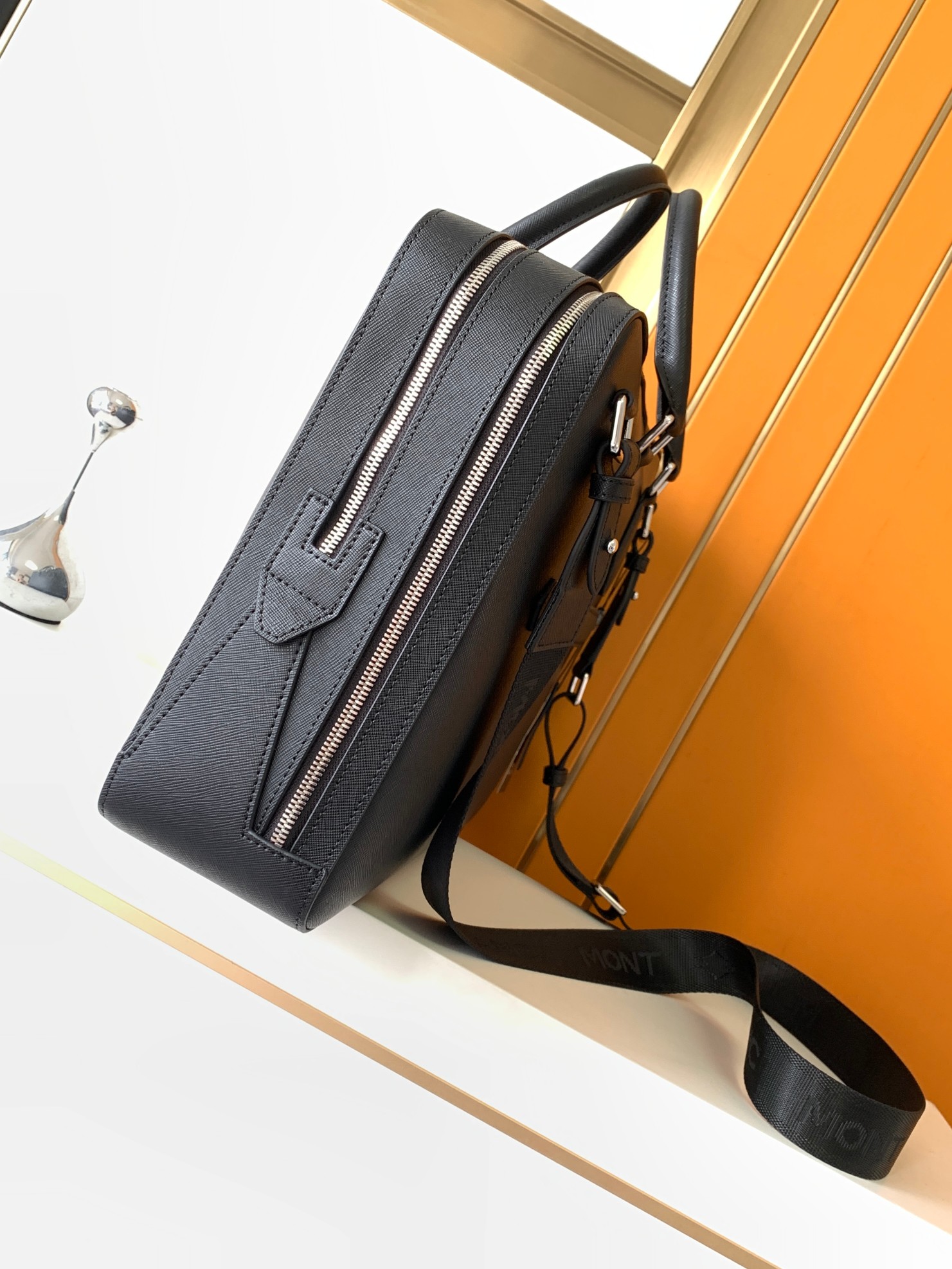 Luxury Men's Top-Handle Bags P - Leather Briefcase recension och pris